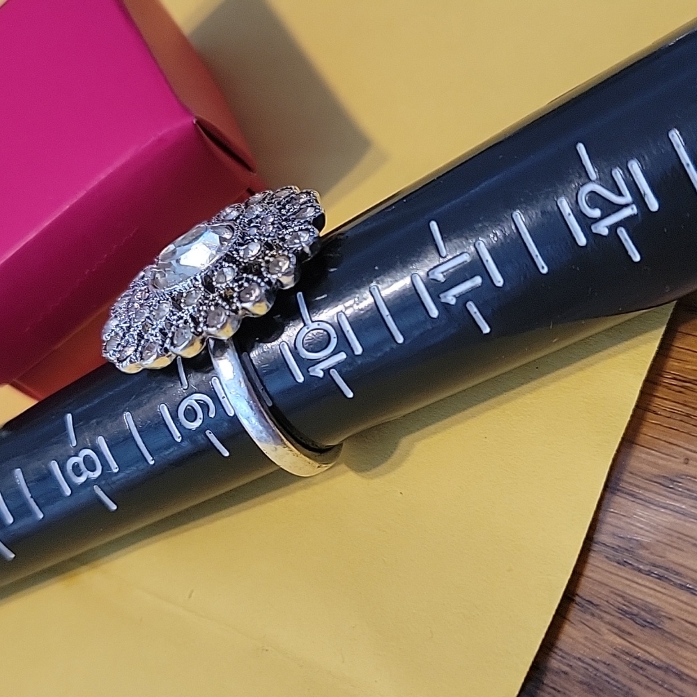 Very Beautiful Ring - image 4